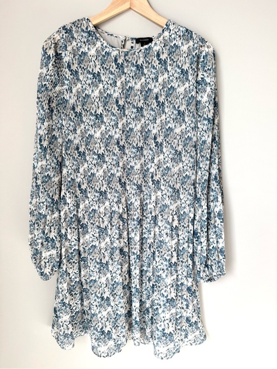 Halogen Dresses & Skirts - Halogen Flowy Pleated Blue & White Floral Long Sleeve Mini Dress Wedding Guest